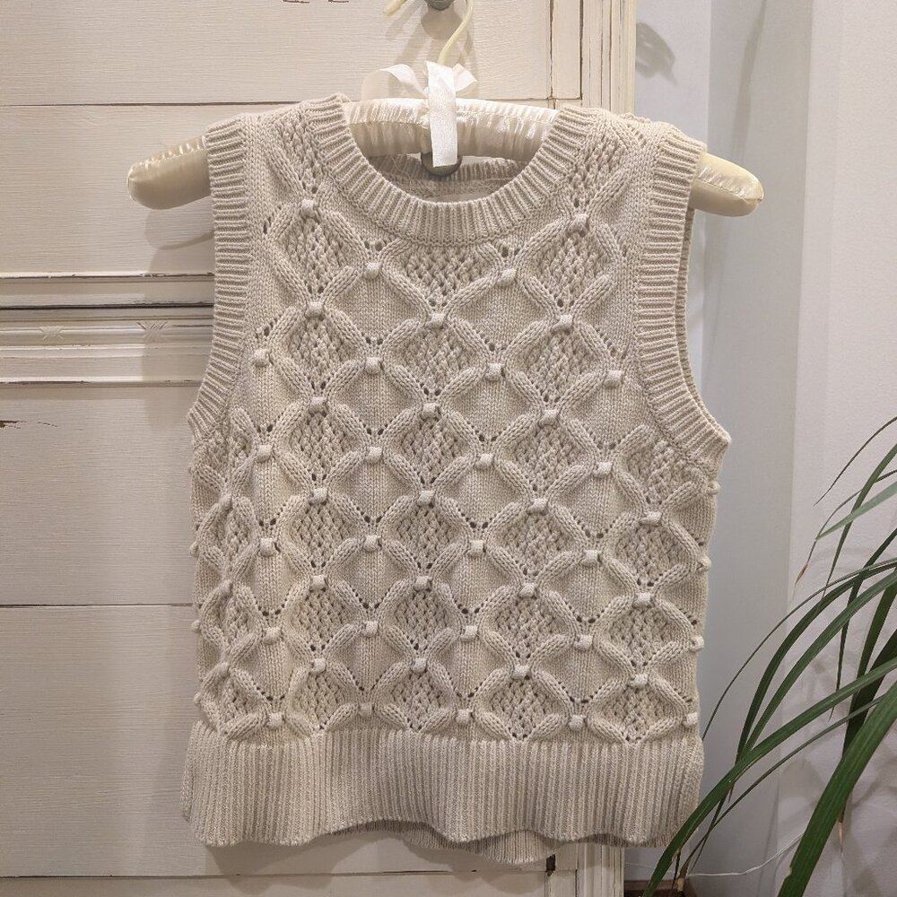 Sleeveless Sweater vest